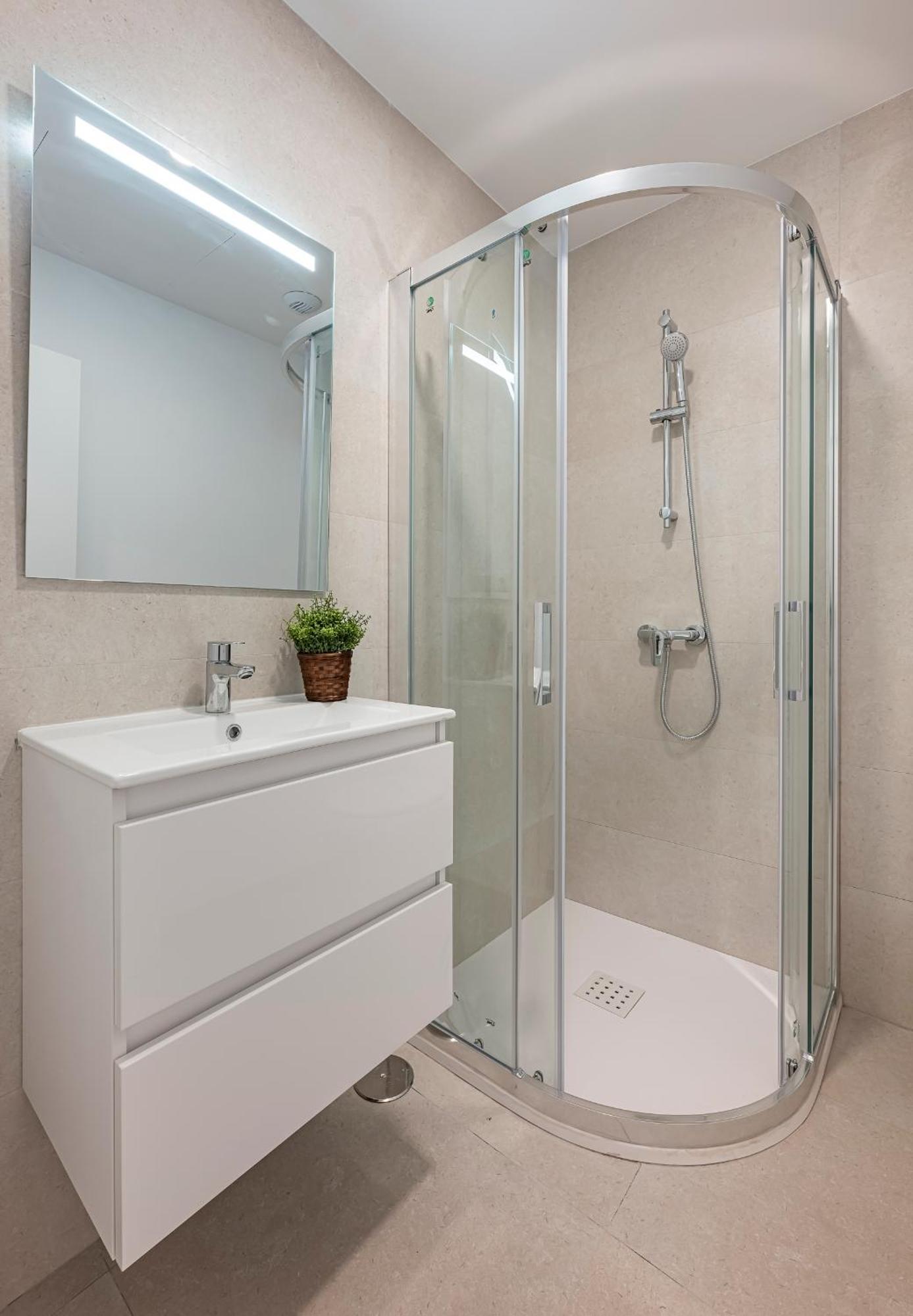 Vicente Gomez De Cadiz Bj Apartamento *